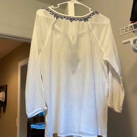 Old Navy white gauze 3/4 sleeve top - Picture 3 of 3